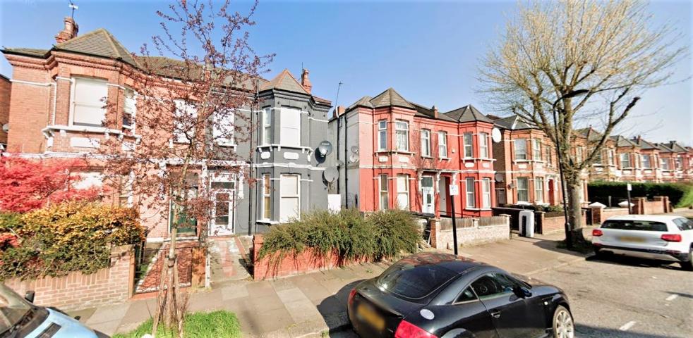 			3 Bedroom, 1 bath, 1 reception Flat			 Ebbsfleet Road , KILBURN